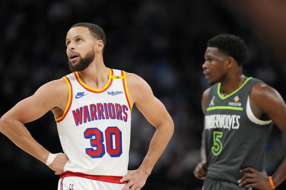 解说：篮球除天赋外不可或缺的还有智慧和经验 马刺还需努力学习（点评：篮球不止天赋，智慧与经验同样关键，马刺仍需加倍学习）